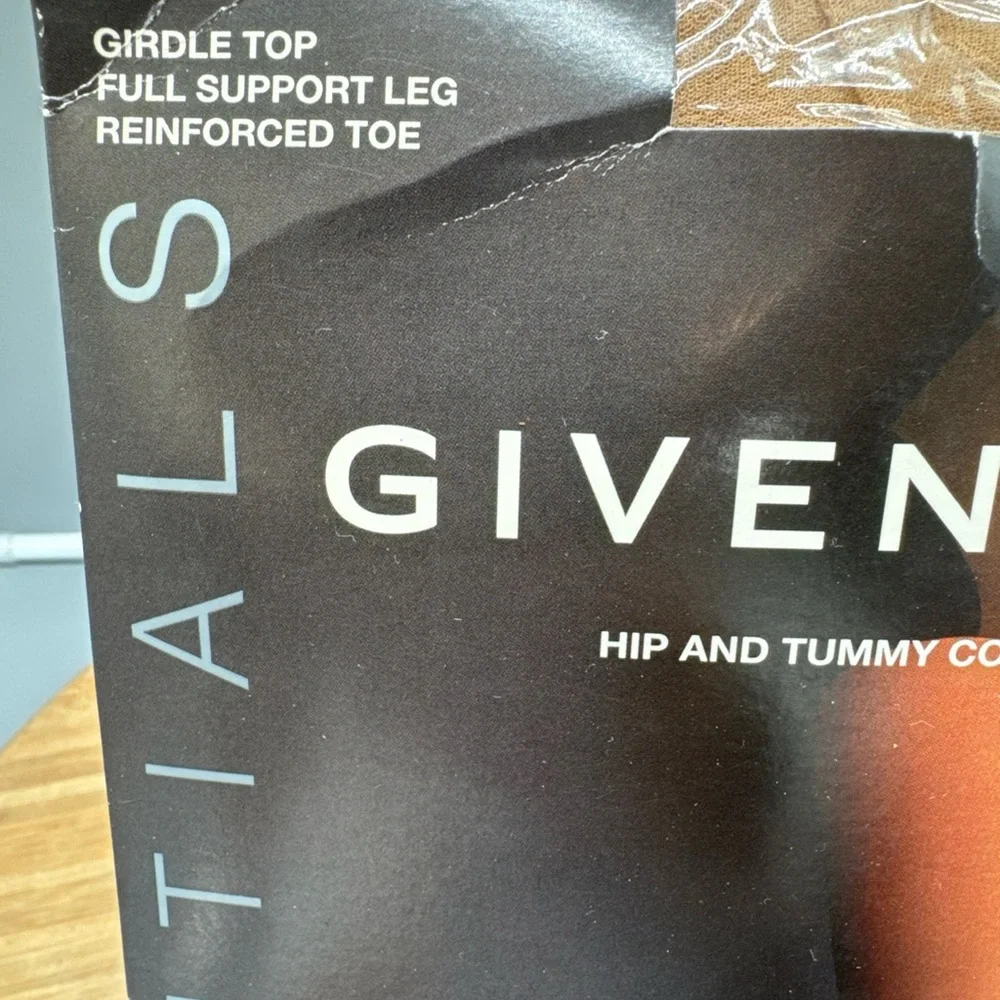 GIVENCHY Body Smoothers Hip and Tummy Control‎ Pantyhose, Size C Nude NEW USA